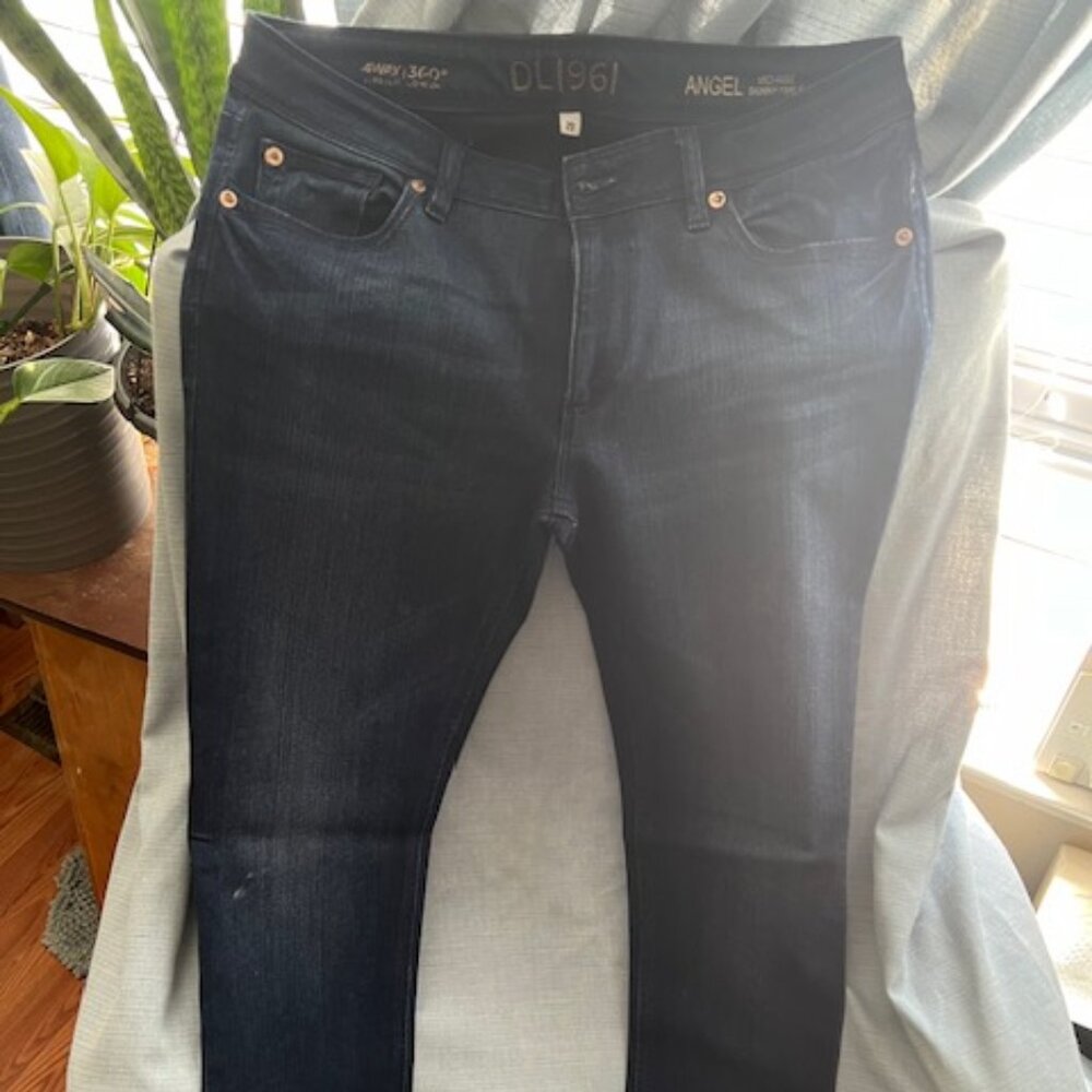 DL1961/ 4Way 360 Angel jeans (Women's)
